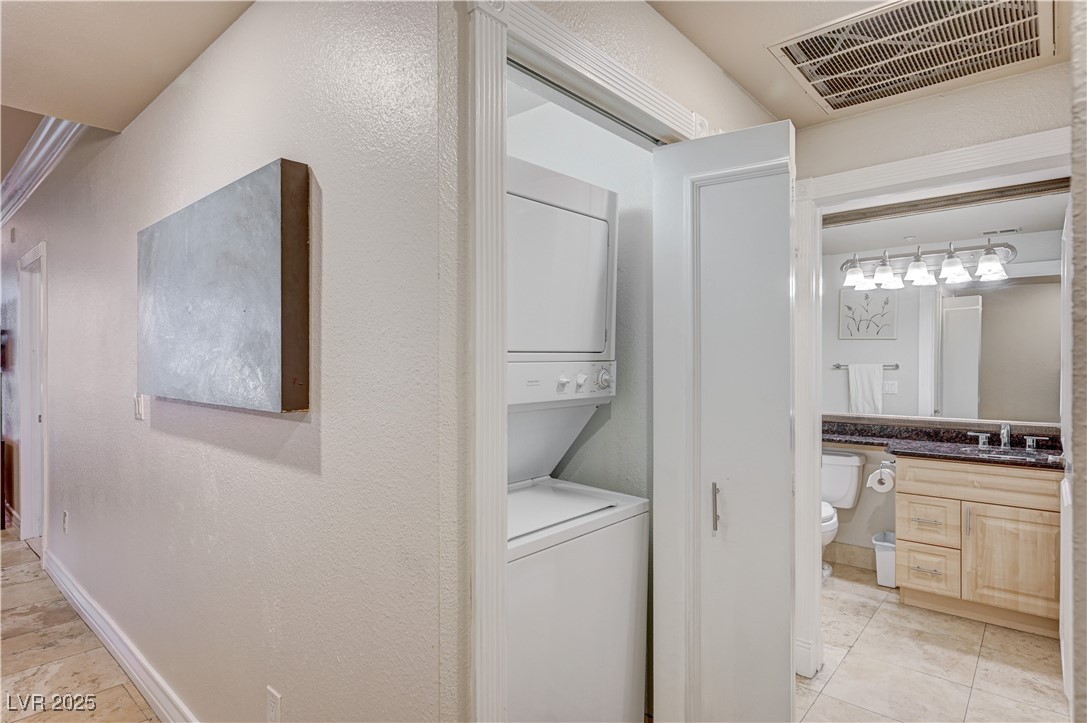 230 East Flamingo Road 323