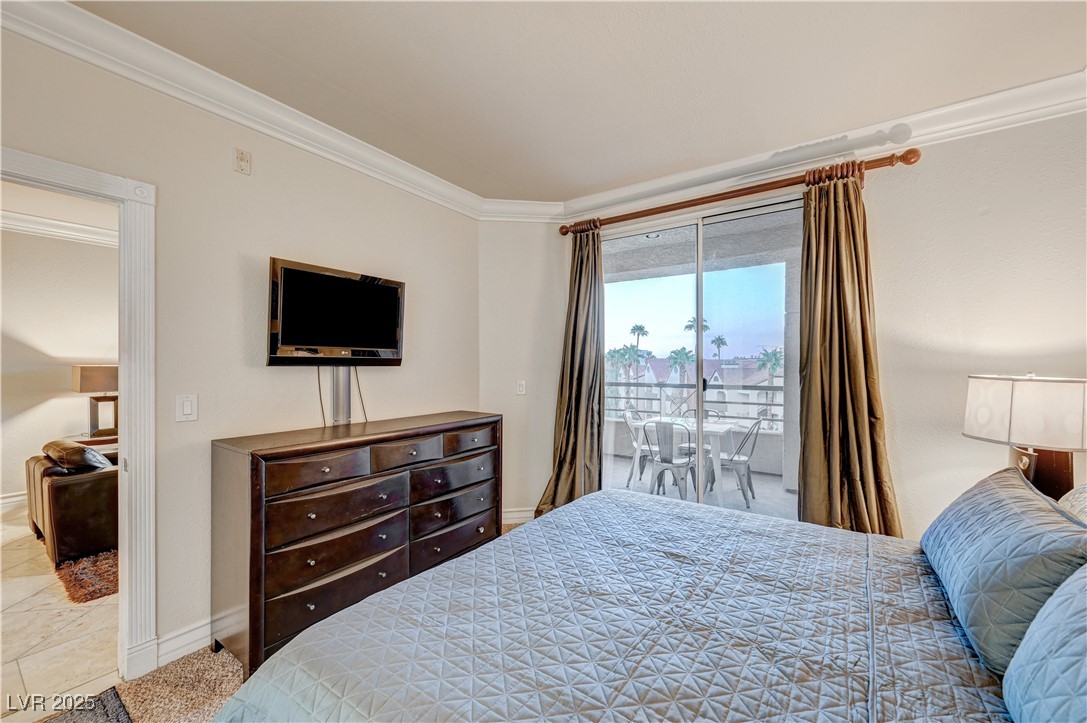 230 East Flamingo Road 323