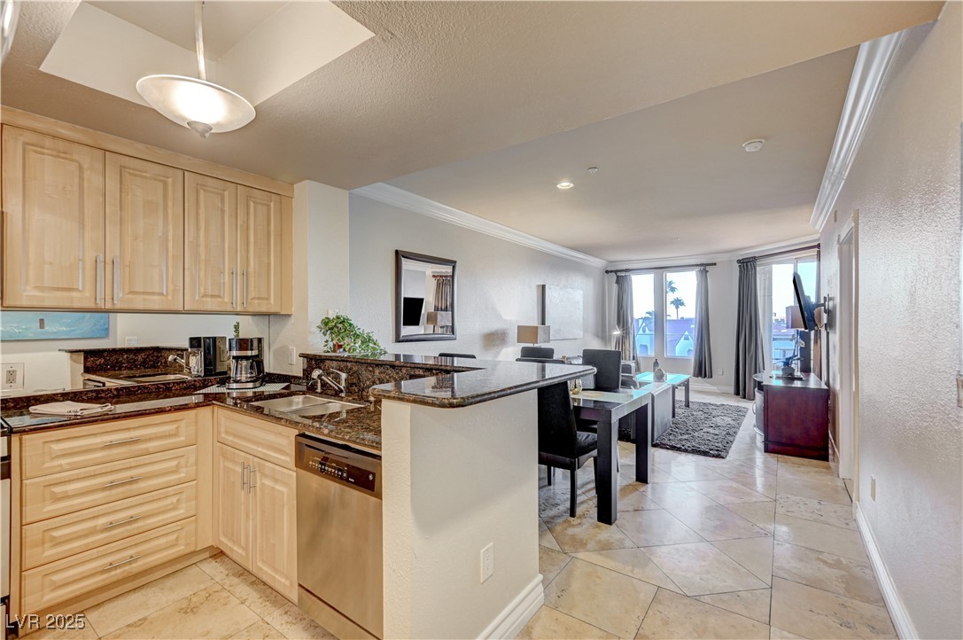 230 East Flamingo Road 323