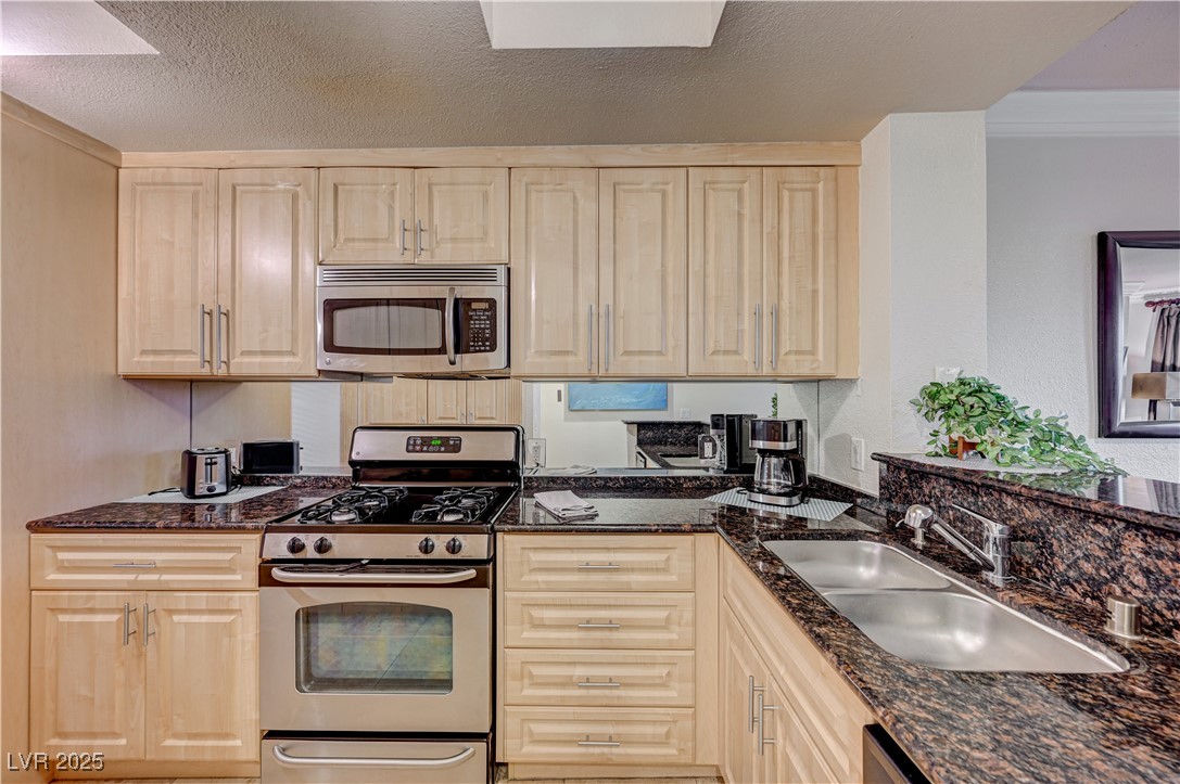 230 East Flamingo Road 323
