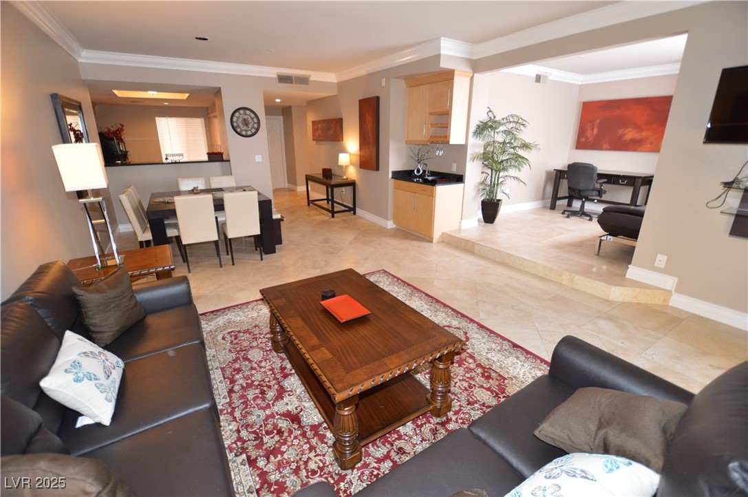 230 East FLAMINGO Road 101