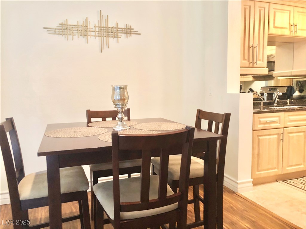 270 FLAMINGO Road 208