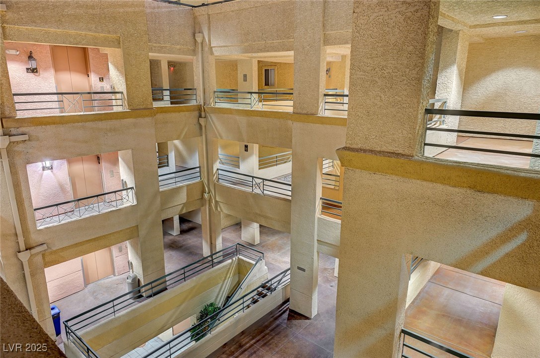 270 FLAMINGO Road 208