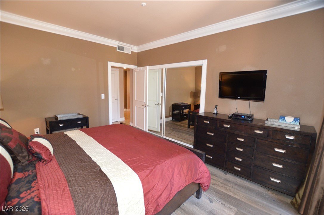 220 East FLAMINGO Road 327