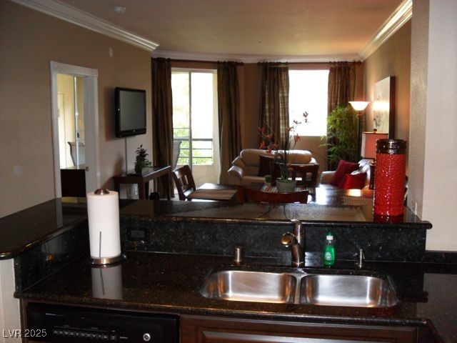 220 East FLAMINGO Road 113