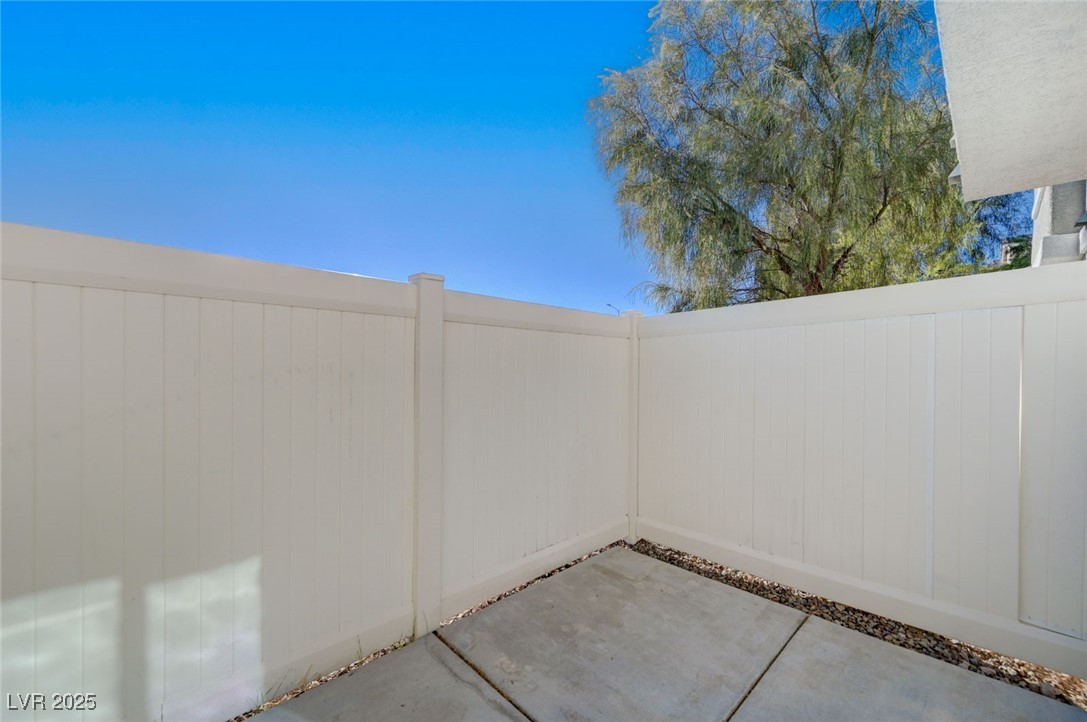 2585 Amazing Meadows Avenue 1006
