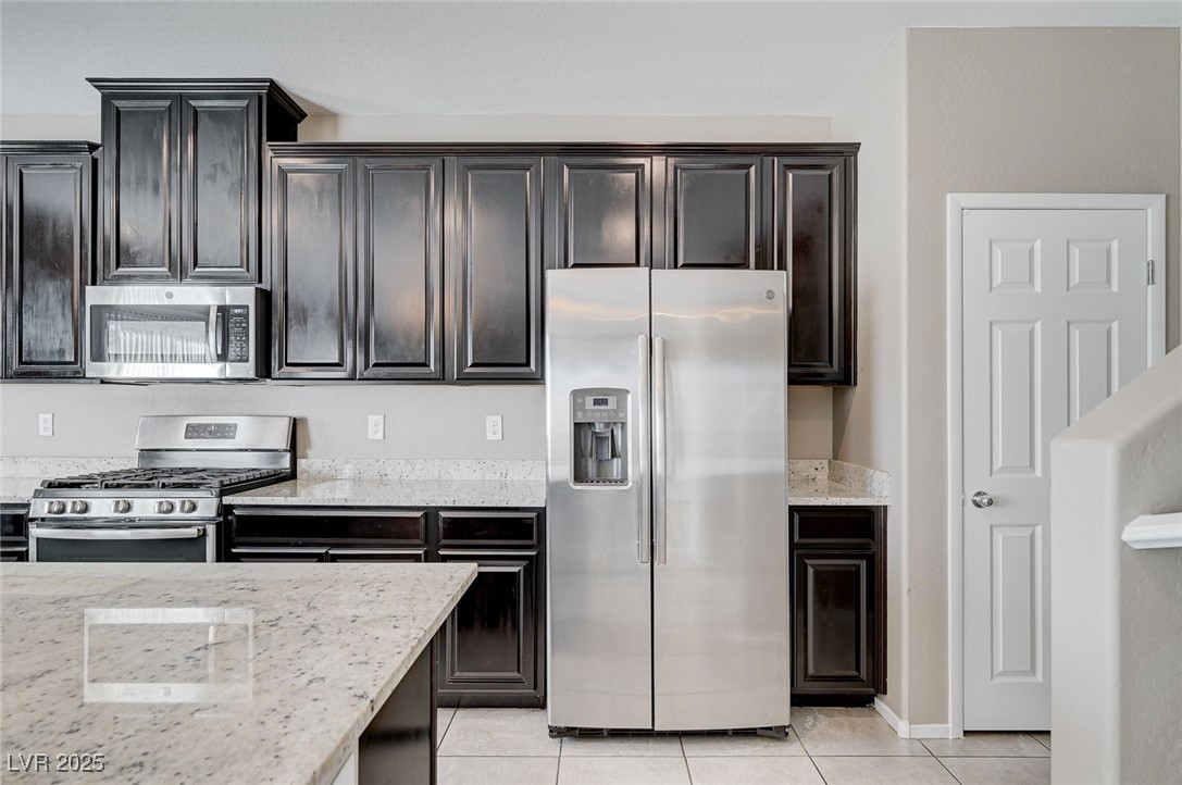 2585 Amazing Meadows Avenue 1006