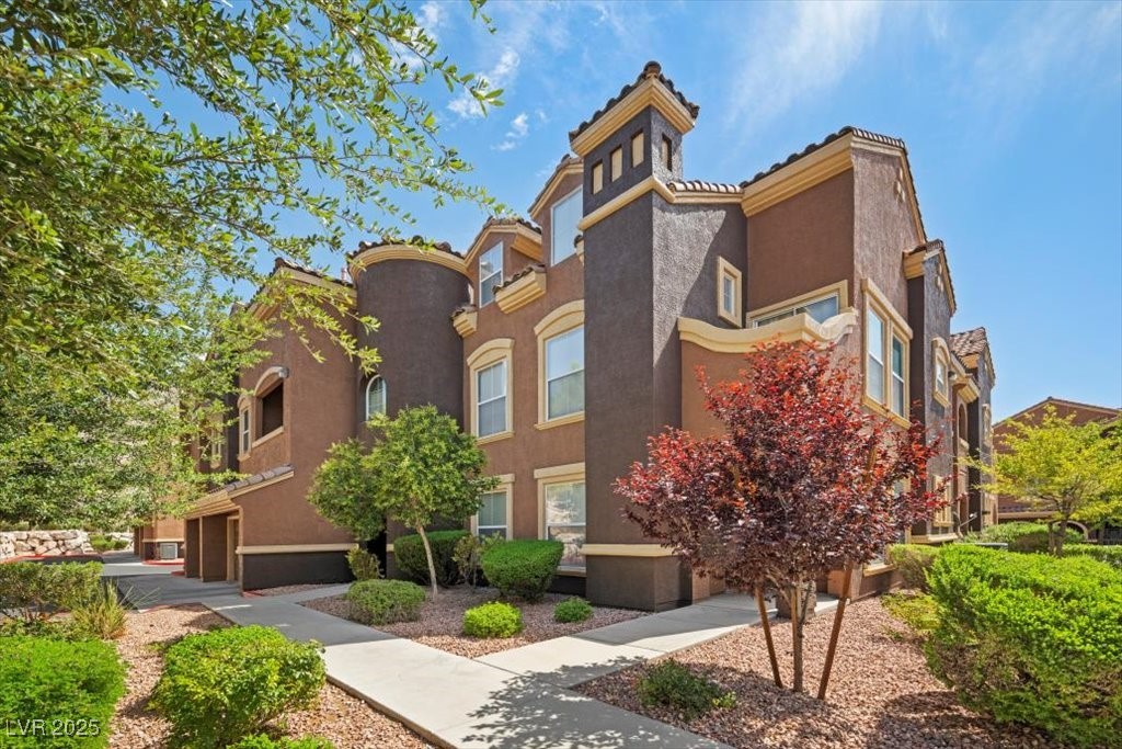 3975 North Hualapai Way 246