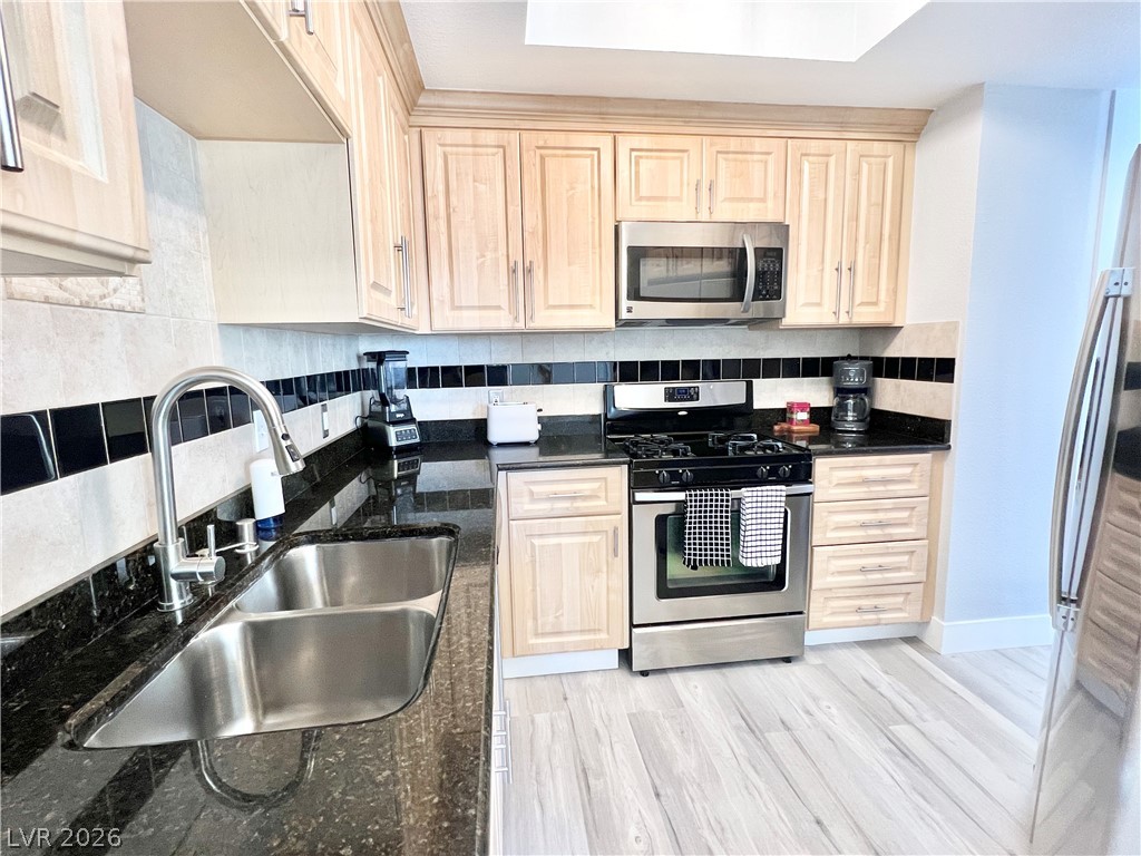 210 East Flamingo Road 320