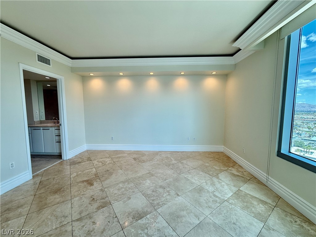 322 KAREN Avenue 1705