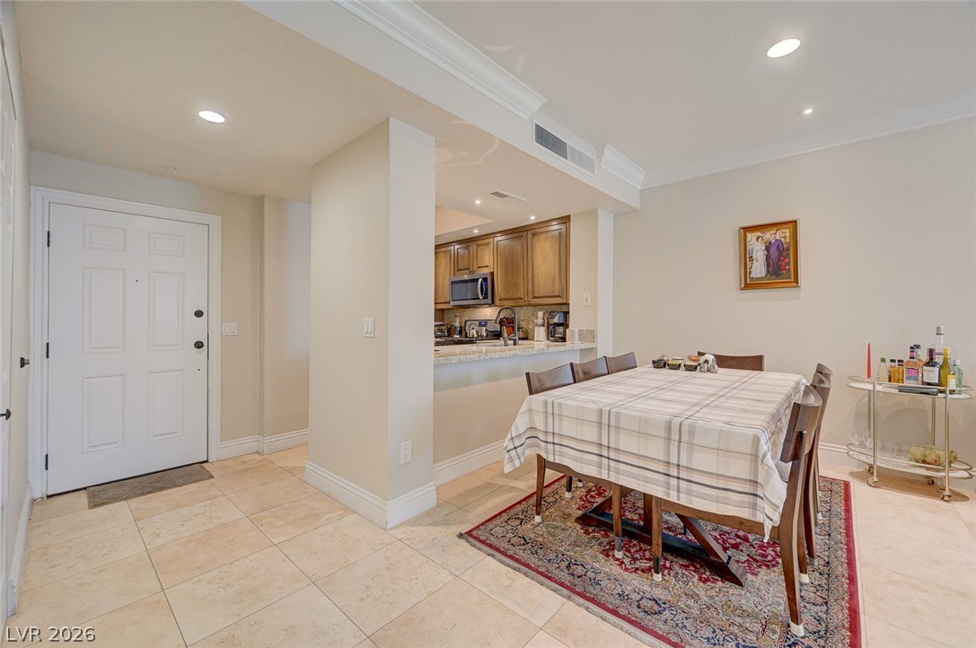 230 East Flamingo Road 106