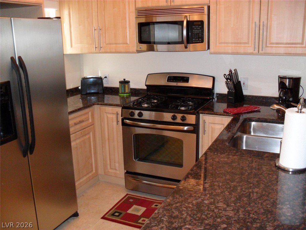220 Flamingo Road 416