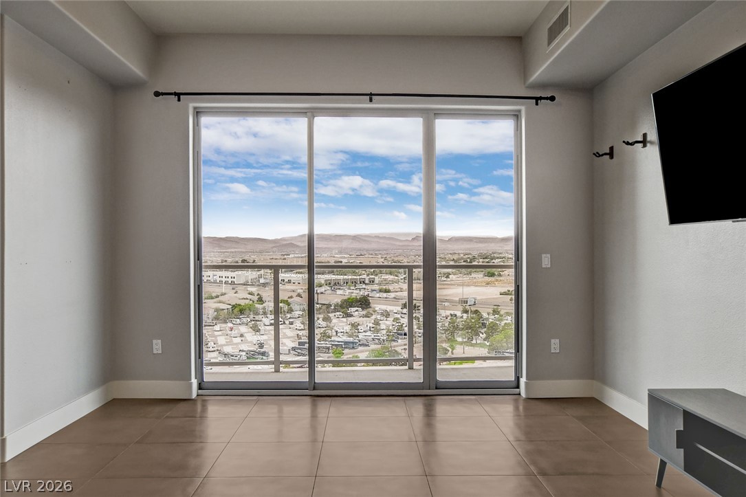 8255 Las Vegas Boulevard 1504