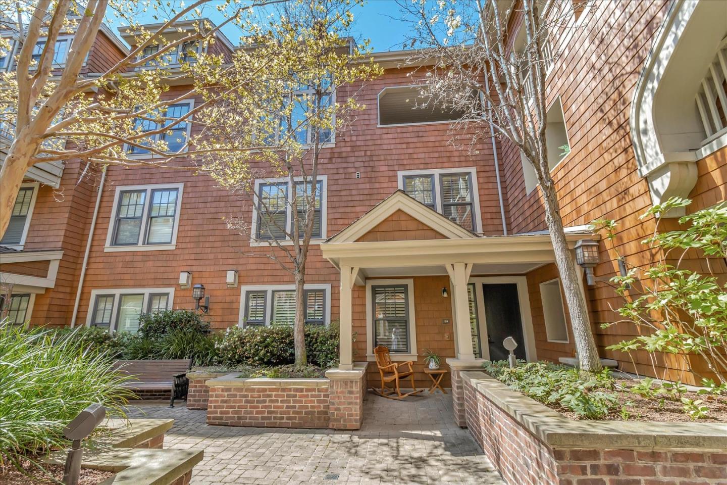 325 Channing AVE 104