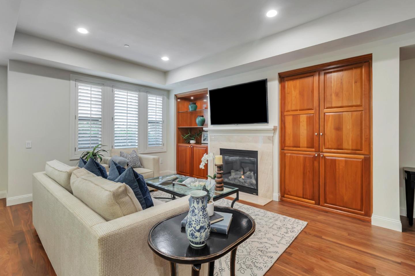 325 Channing AVE 104