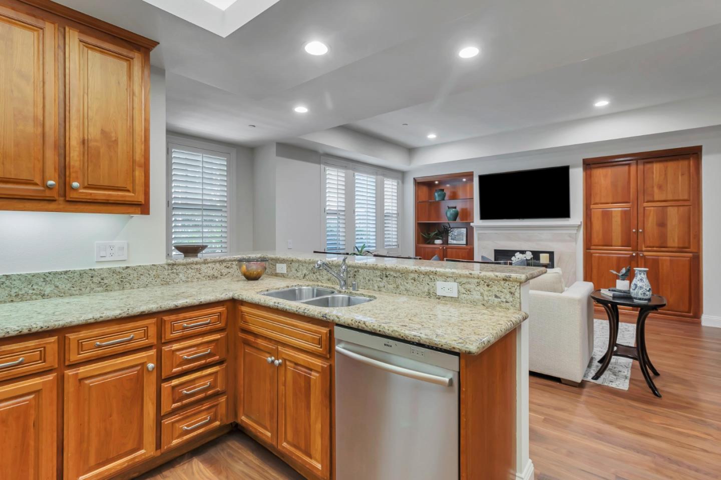 325 Channing AVE 104