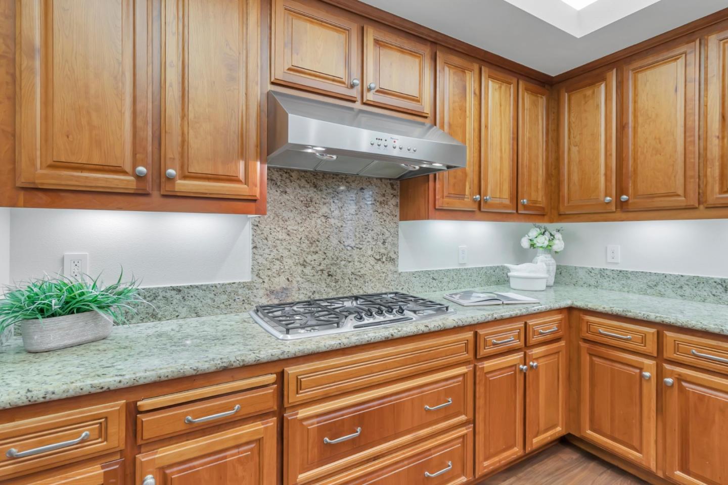 325 Channing AVE 104