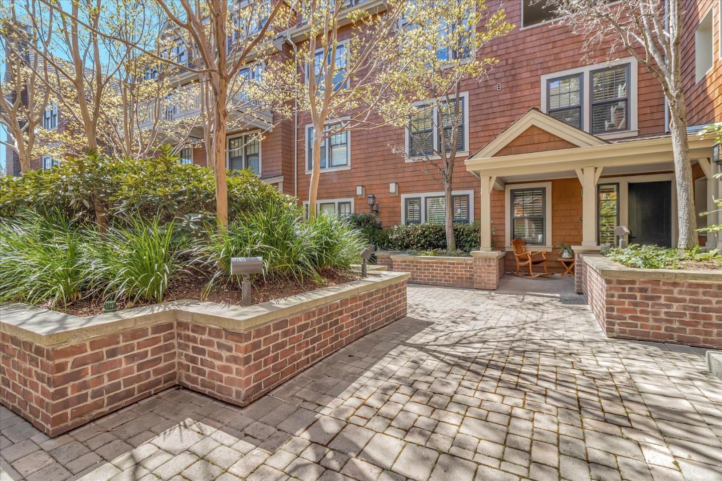 325 Channing AVE 104
