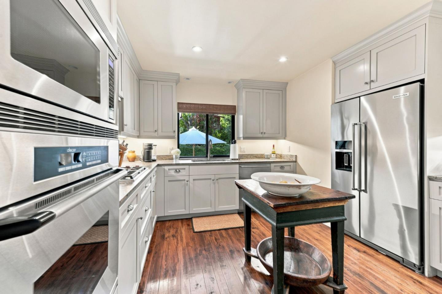 1252 Sharon Park DR