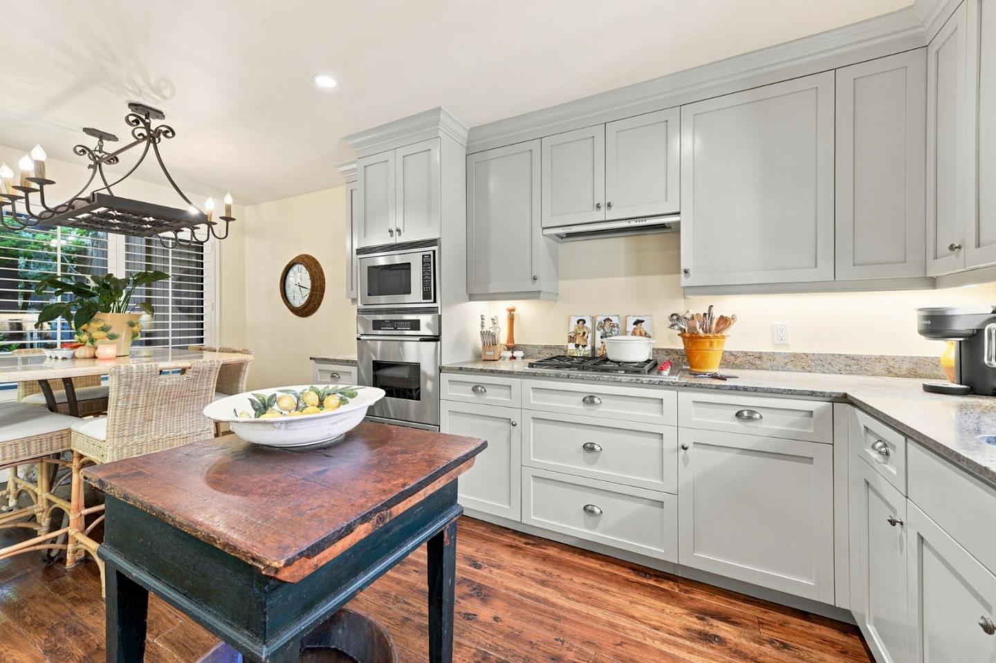 1252 Sharon Park DR