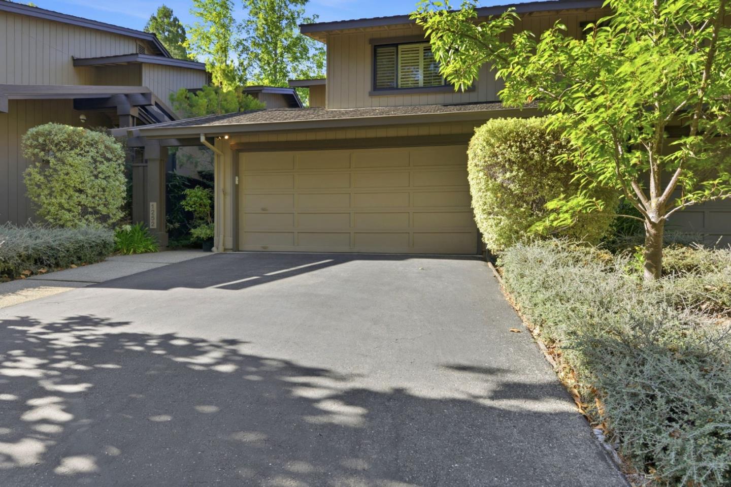 1252 Sharon Park DR