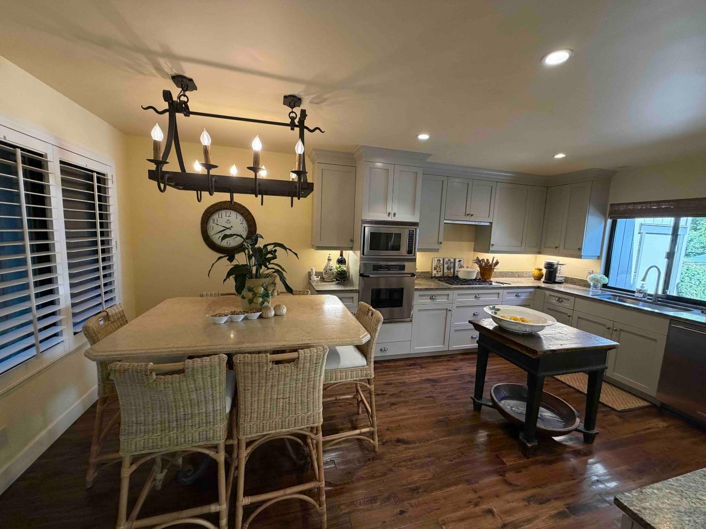1252 Sharon Park DR