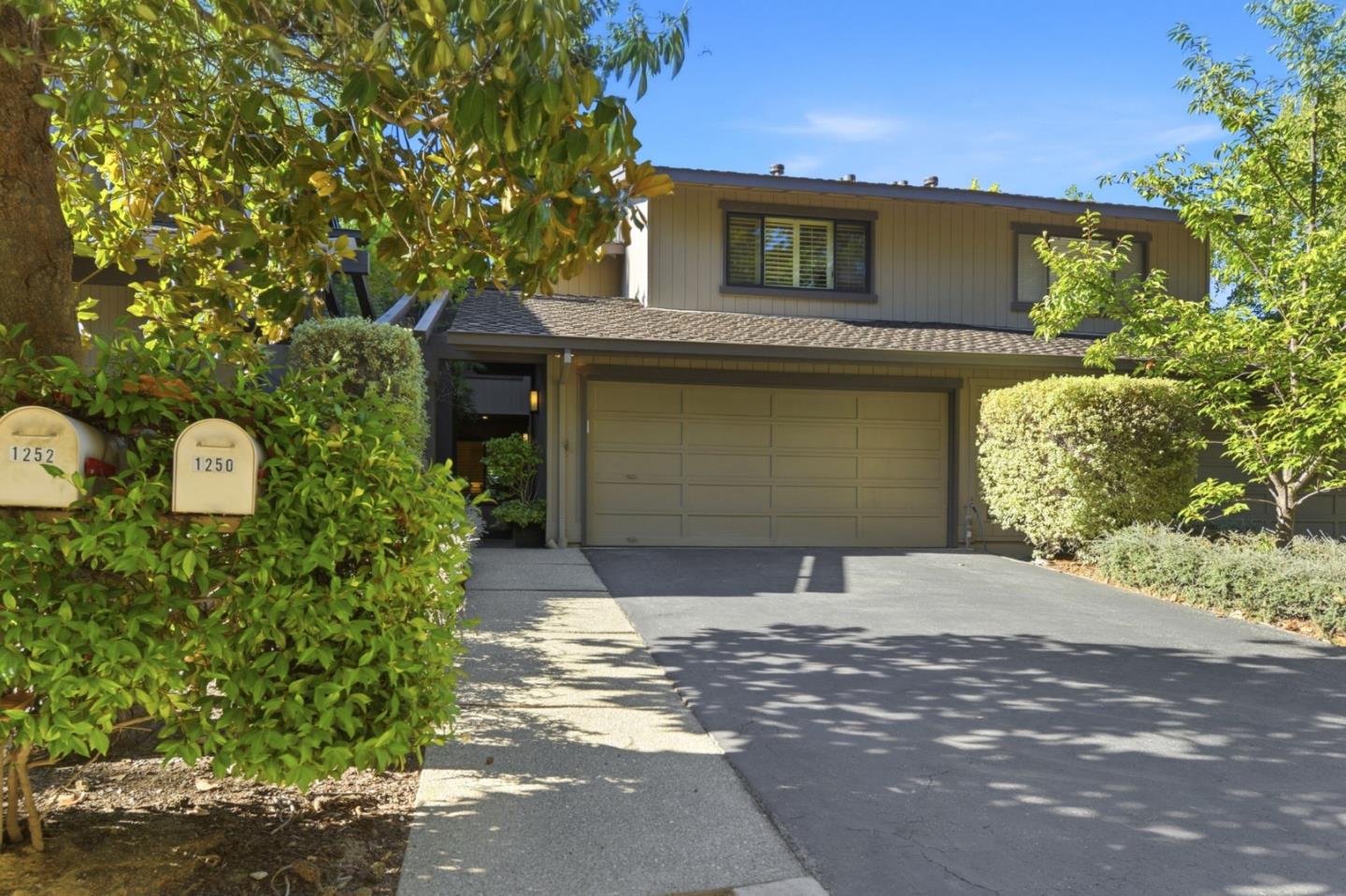 1252 Sharon Park DR