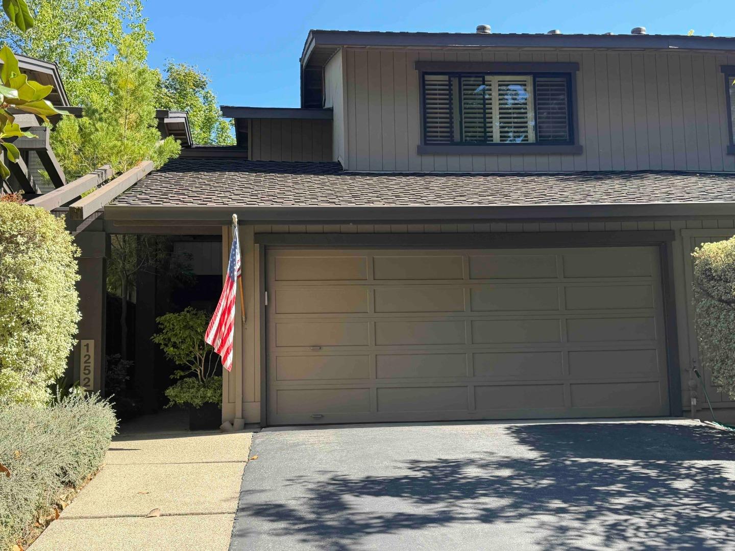 1252 Sharon Park DR