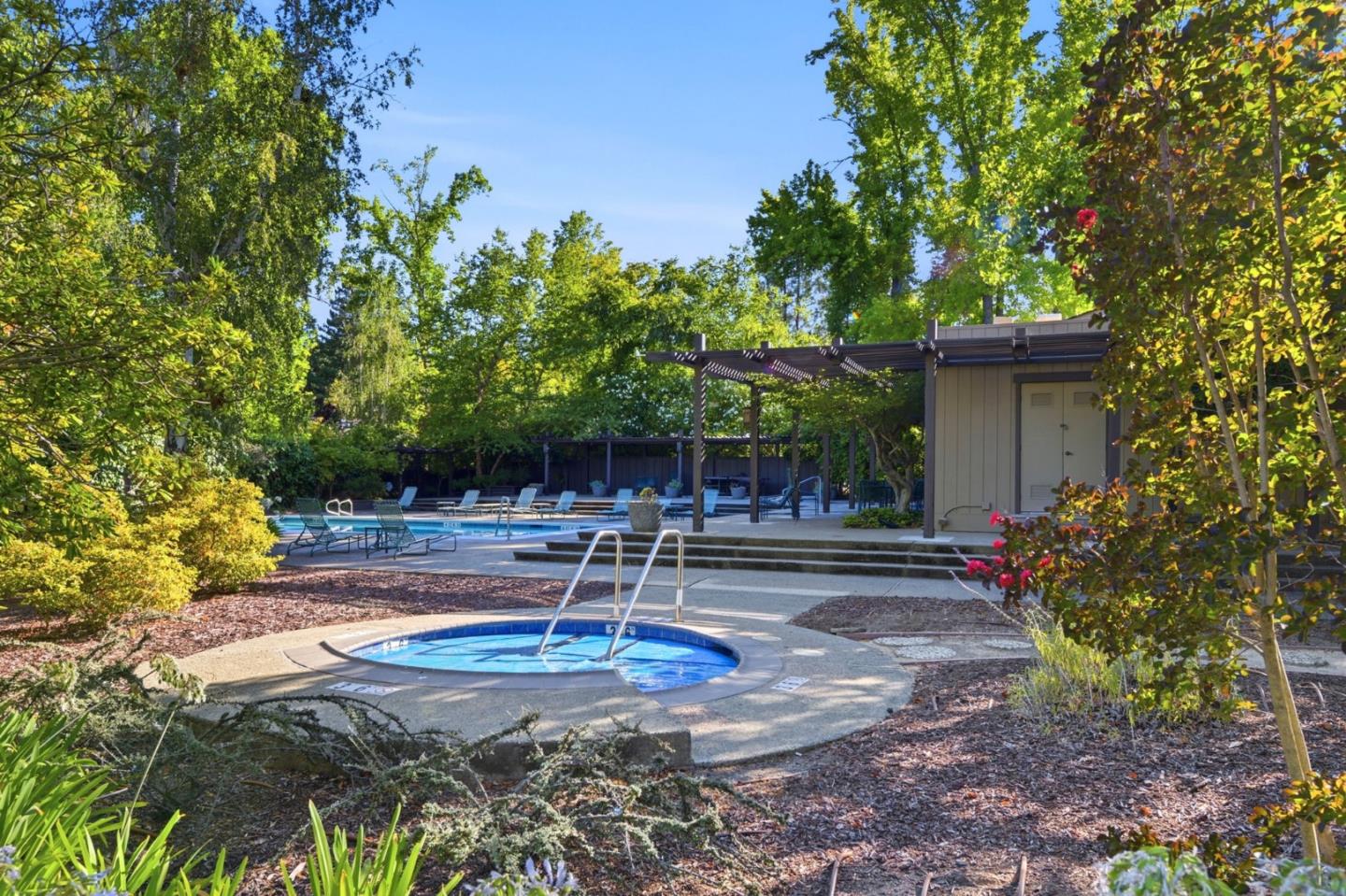 1252 Sharon Park DR