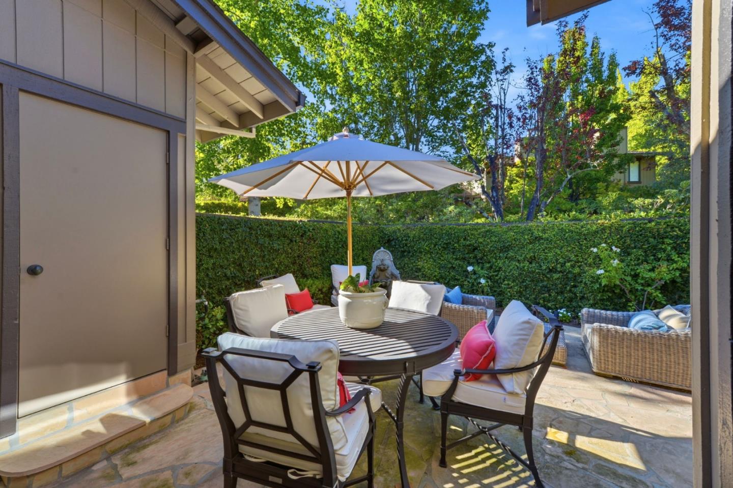 1252 Sharon Park DR