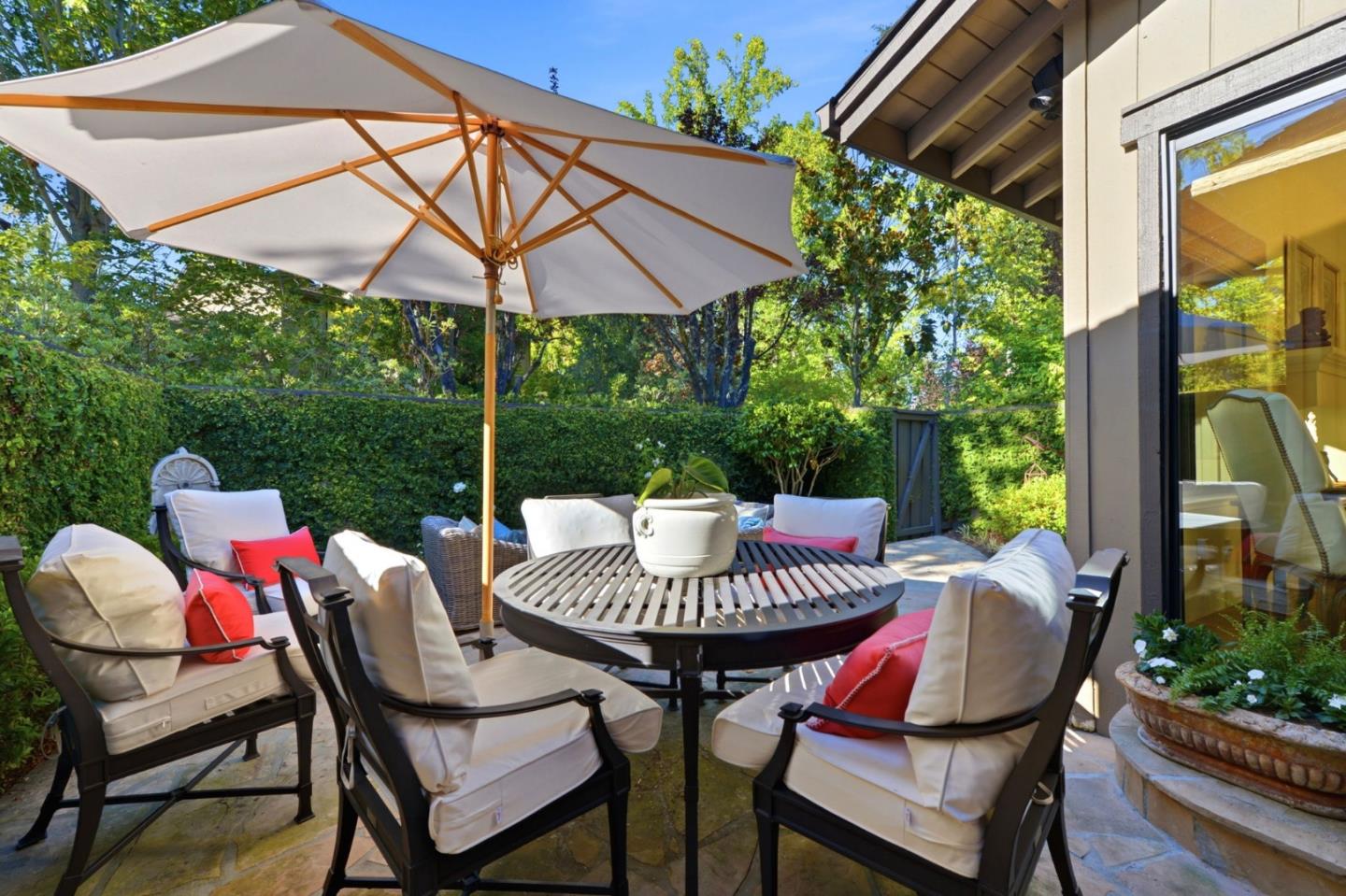 1252 Sharon Park DR