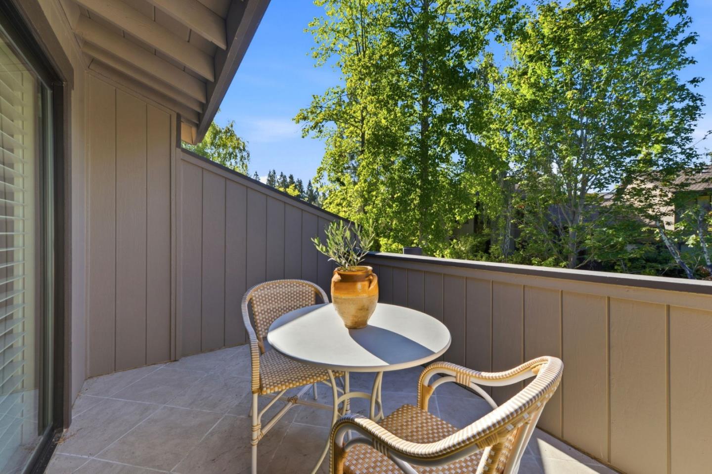 1252 Sharon Park DR