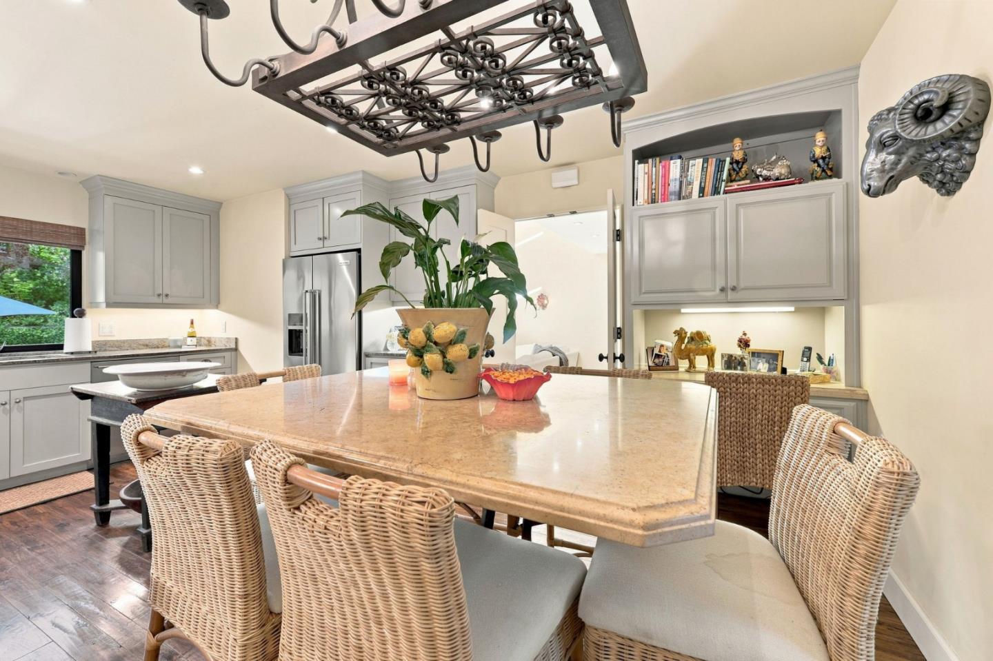 1252 Sharon Park DR