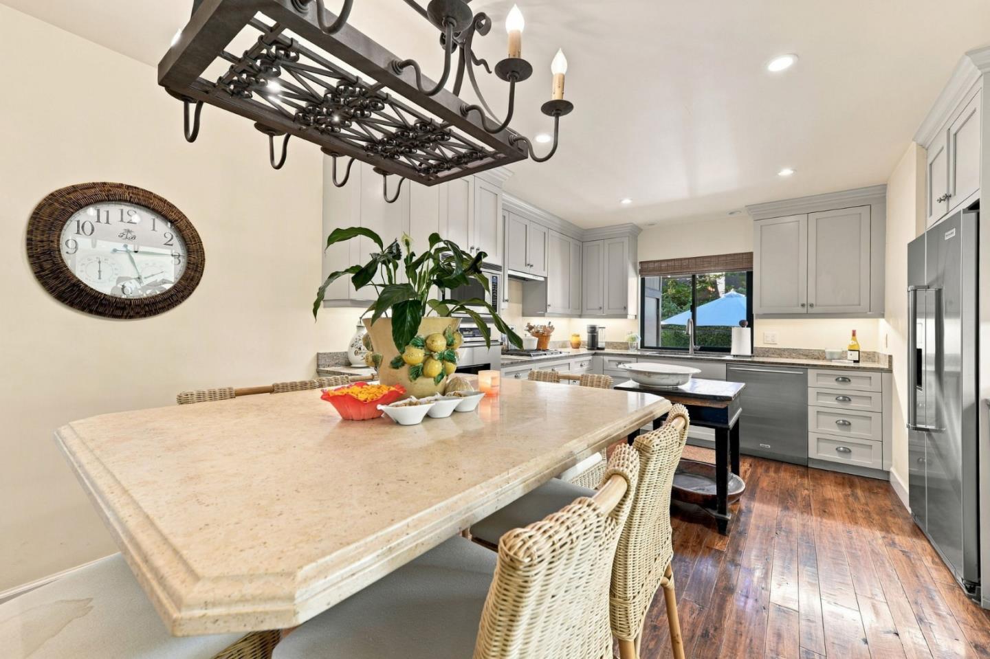 1252 Sharon Park DR