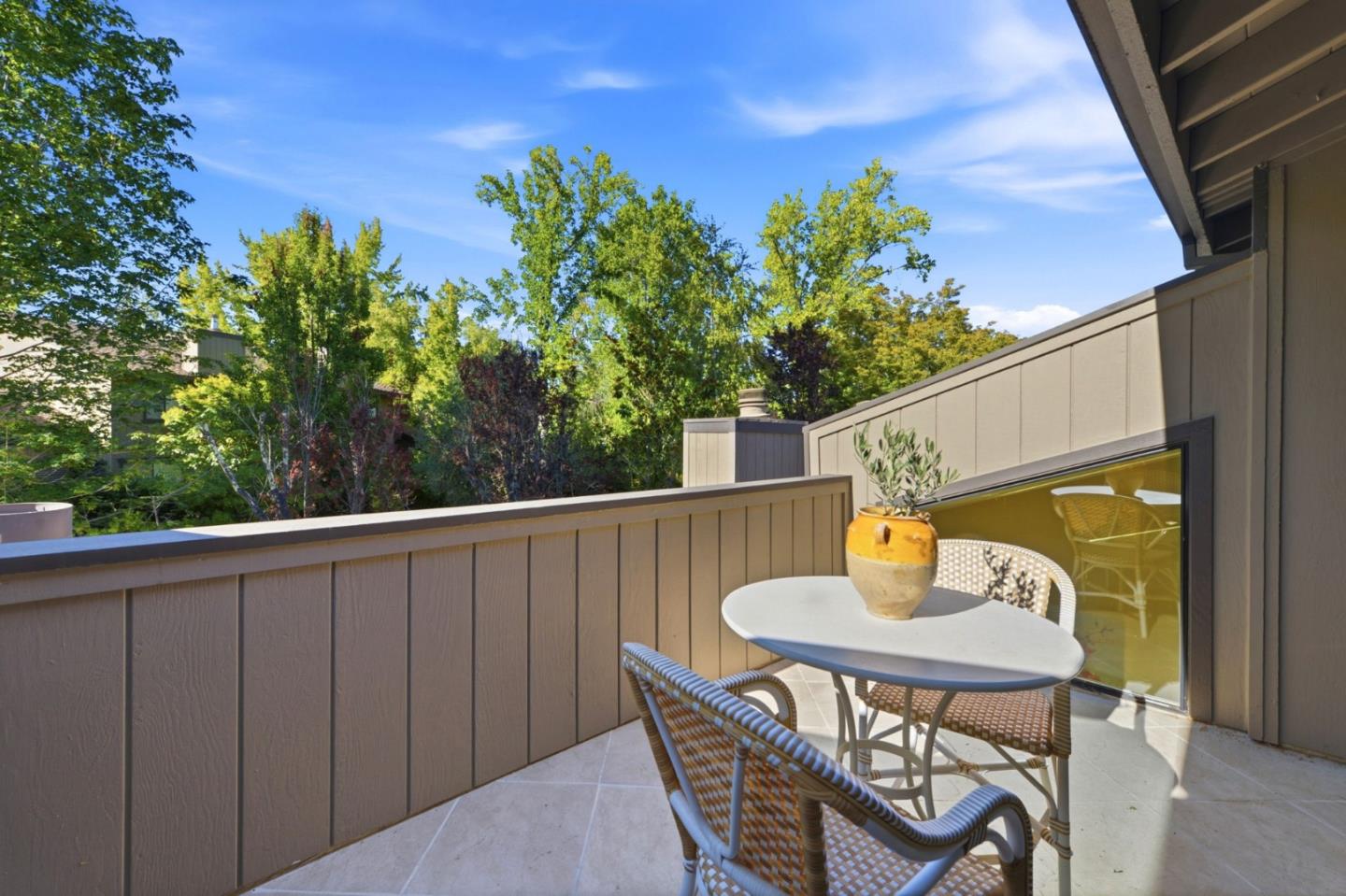 1252 Sharon Park DR