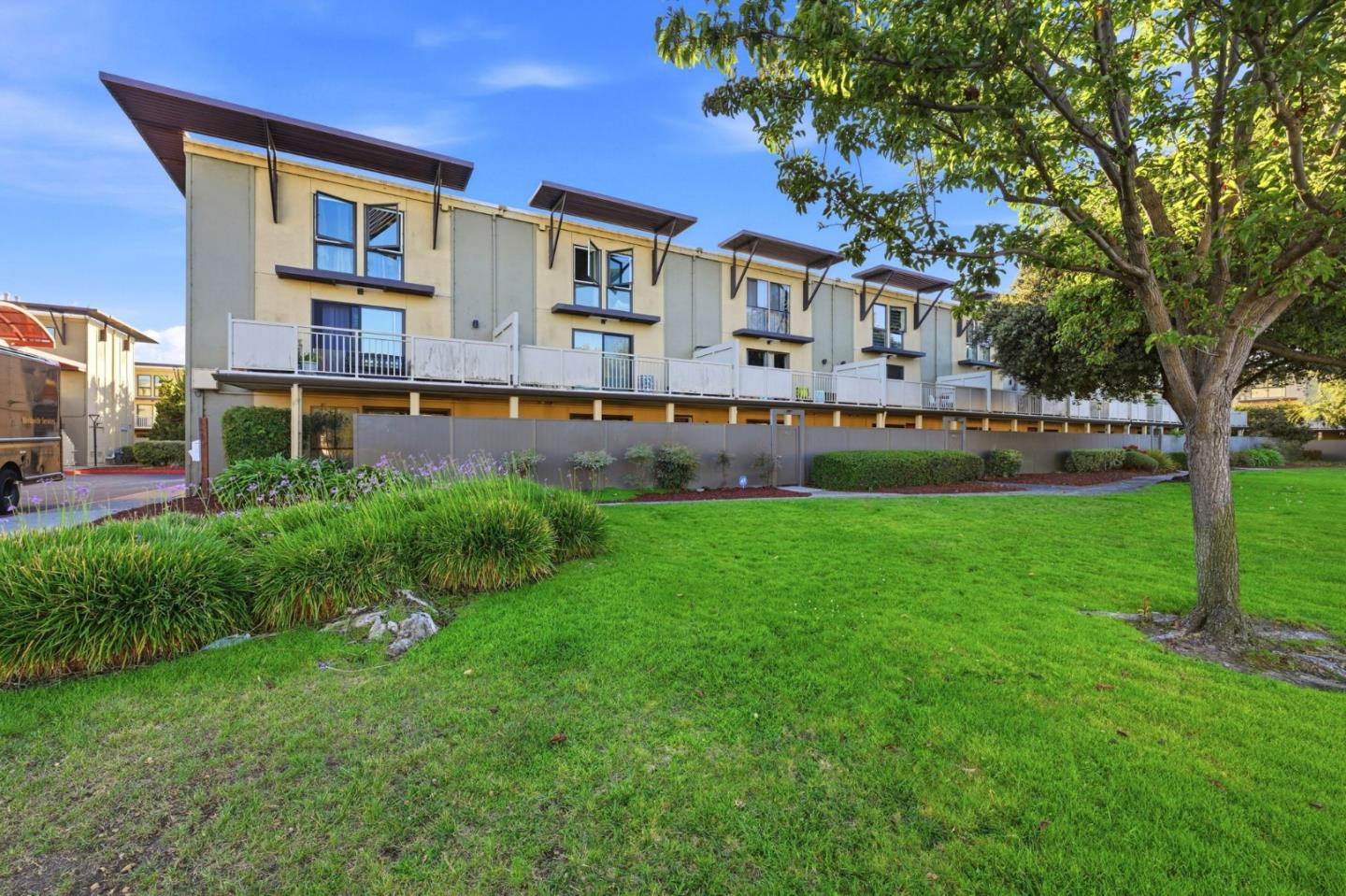 5101 Admiralty LN