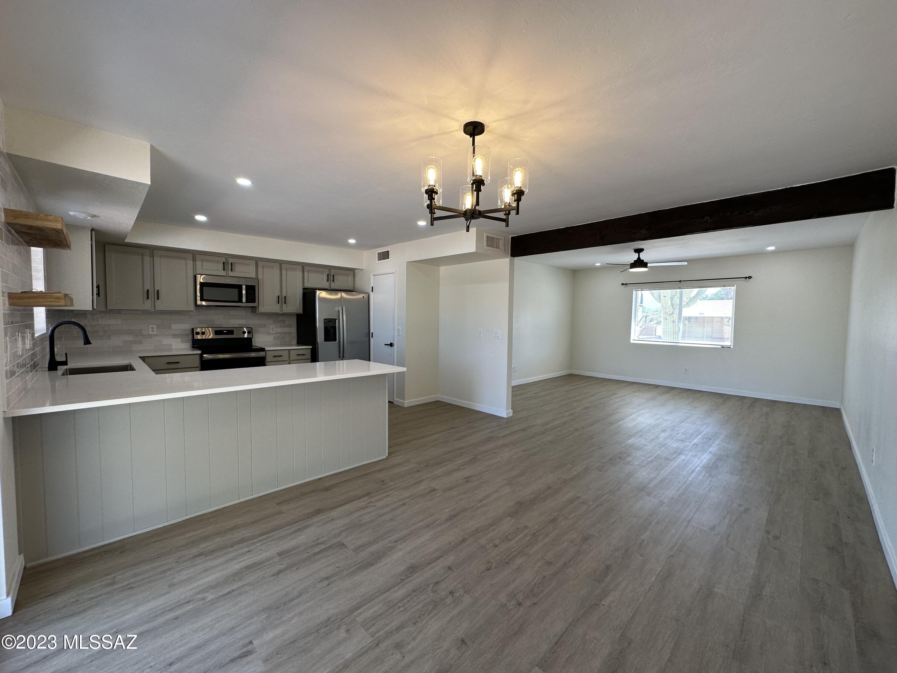 120 W Calle Melendrez