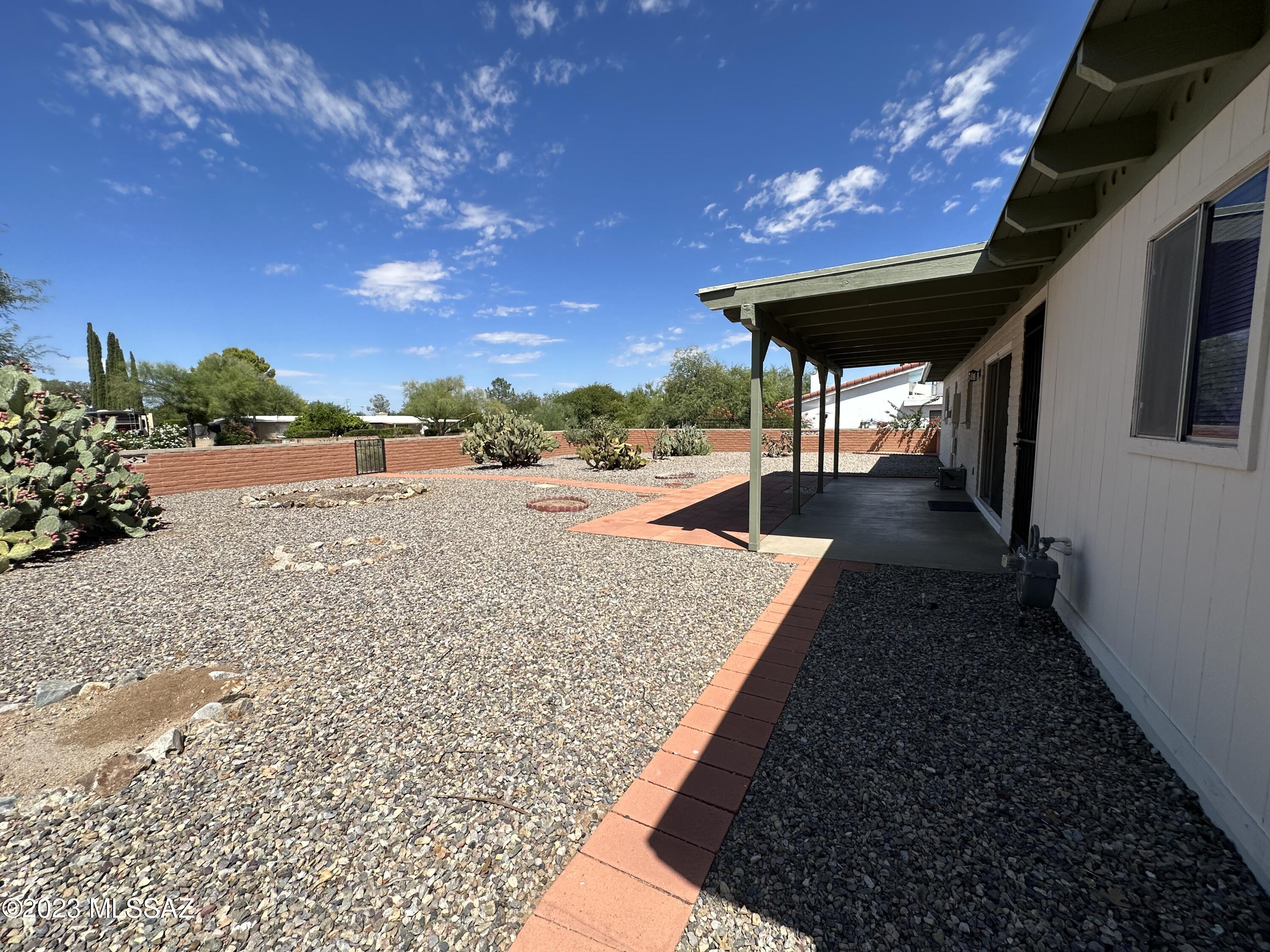 120 W Calle Melendrez