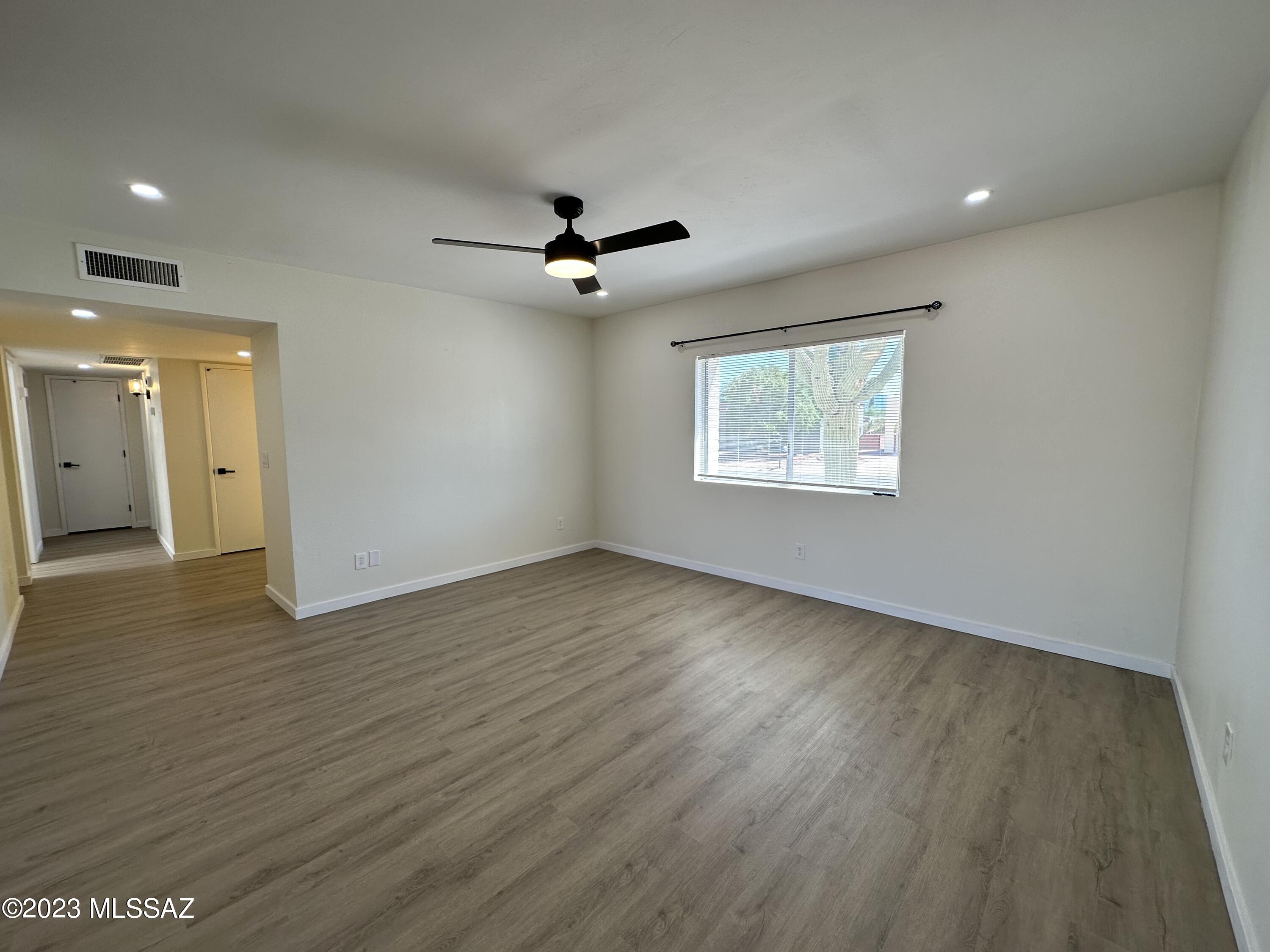 120 W Calle Melendrez