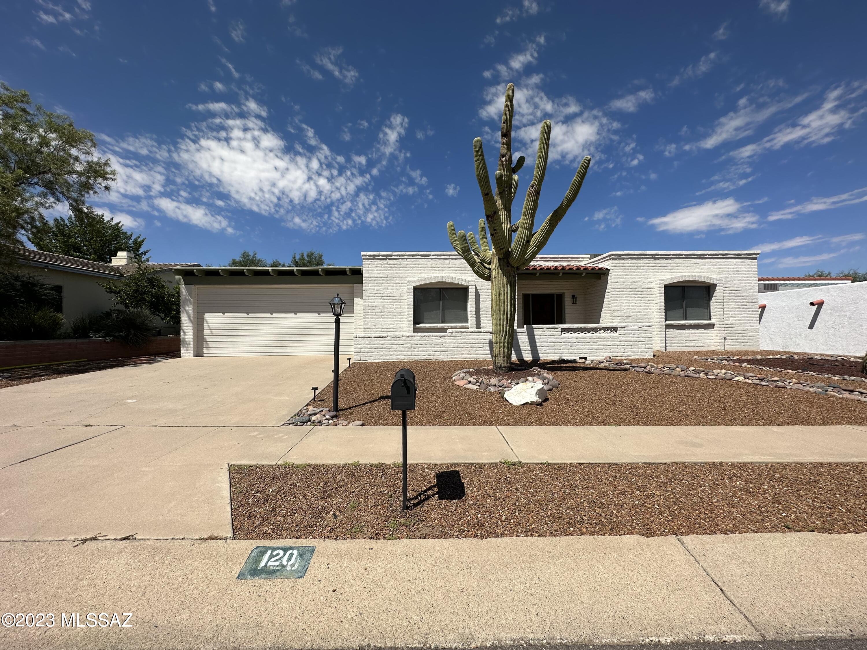 120 W Calle Melendrez