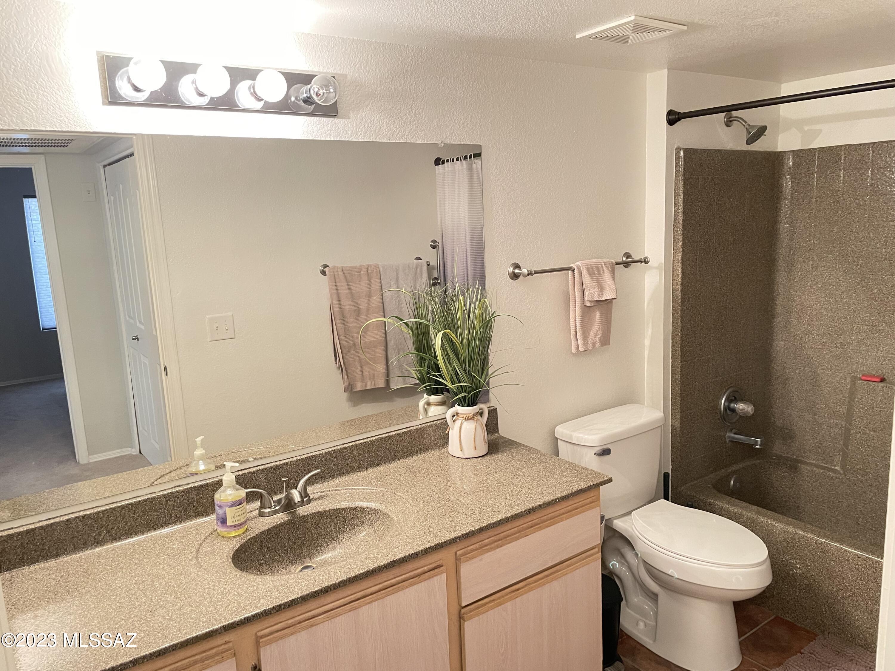 5751 N Kolb Road Unit: 19101