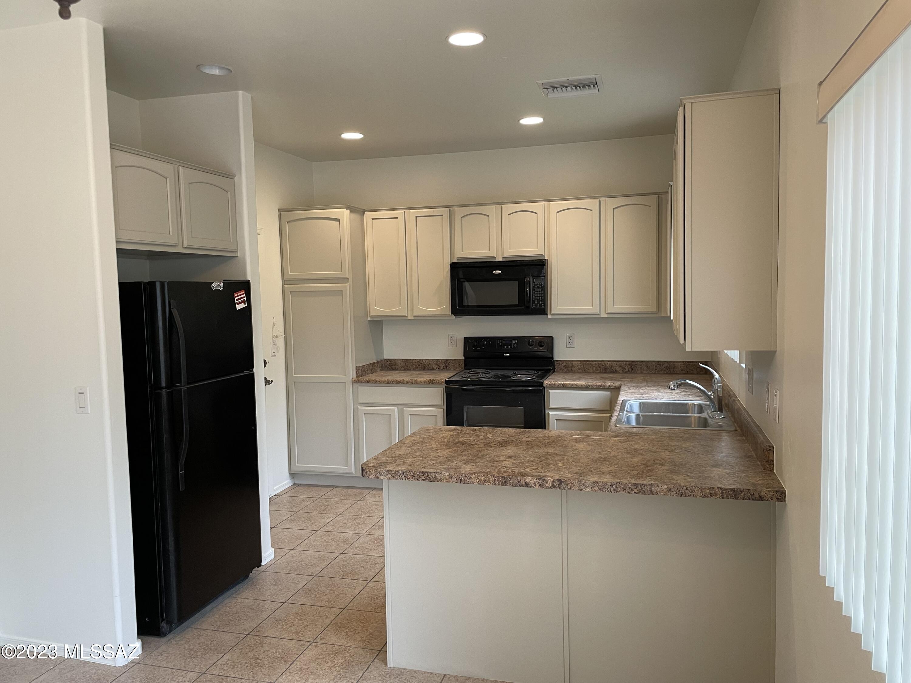 5091 N Cliffed River Drive