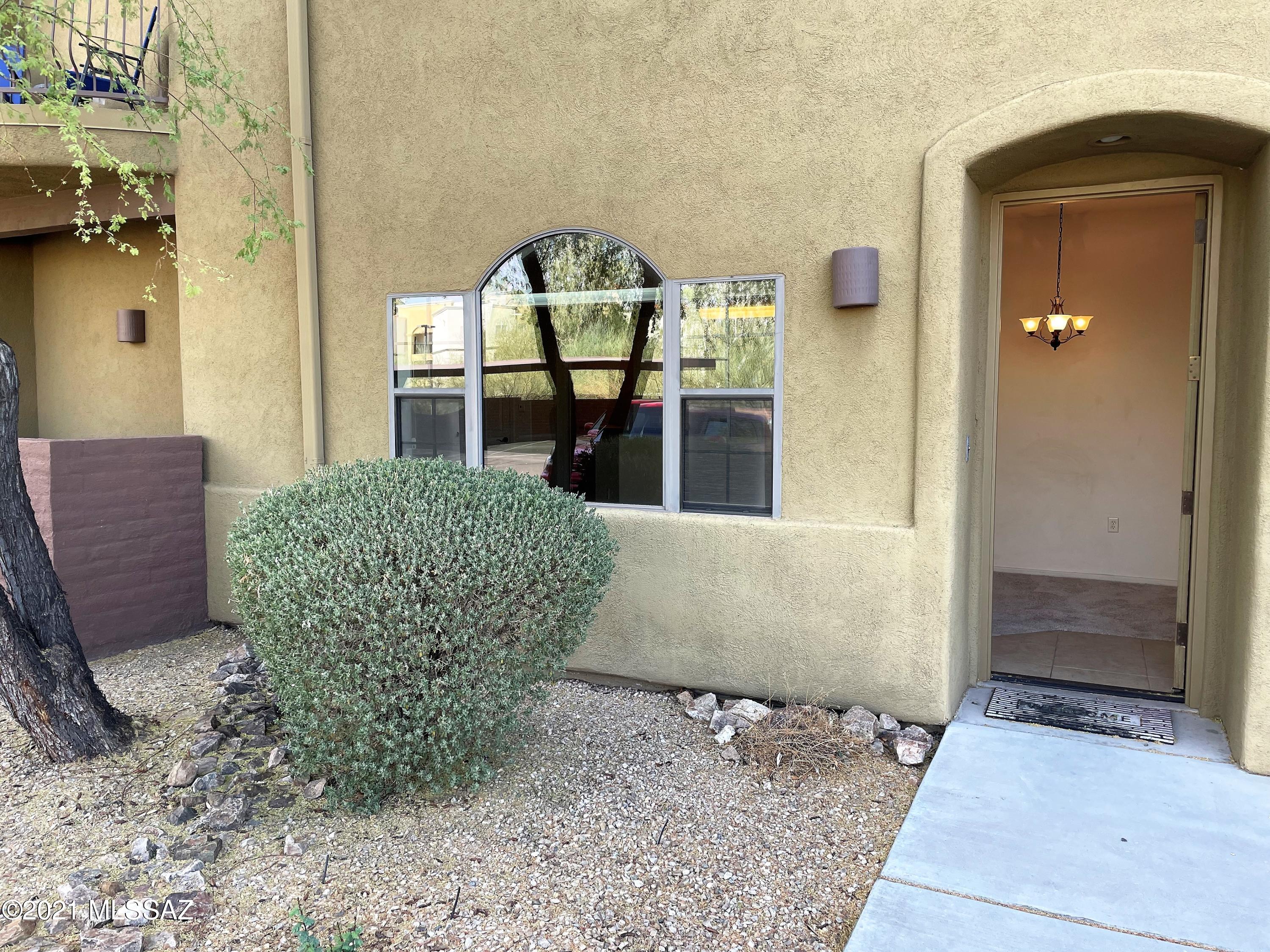 2024 E River Road Unit: 100