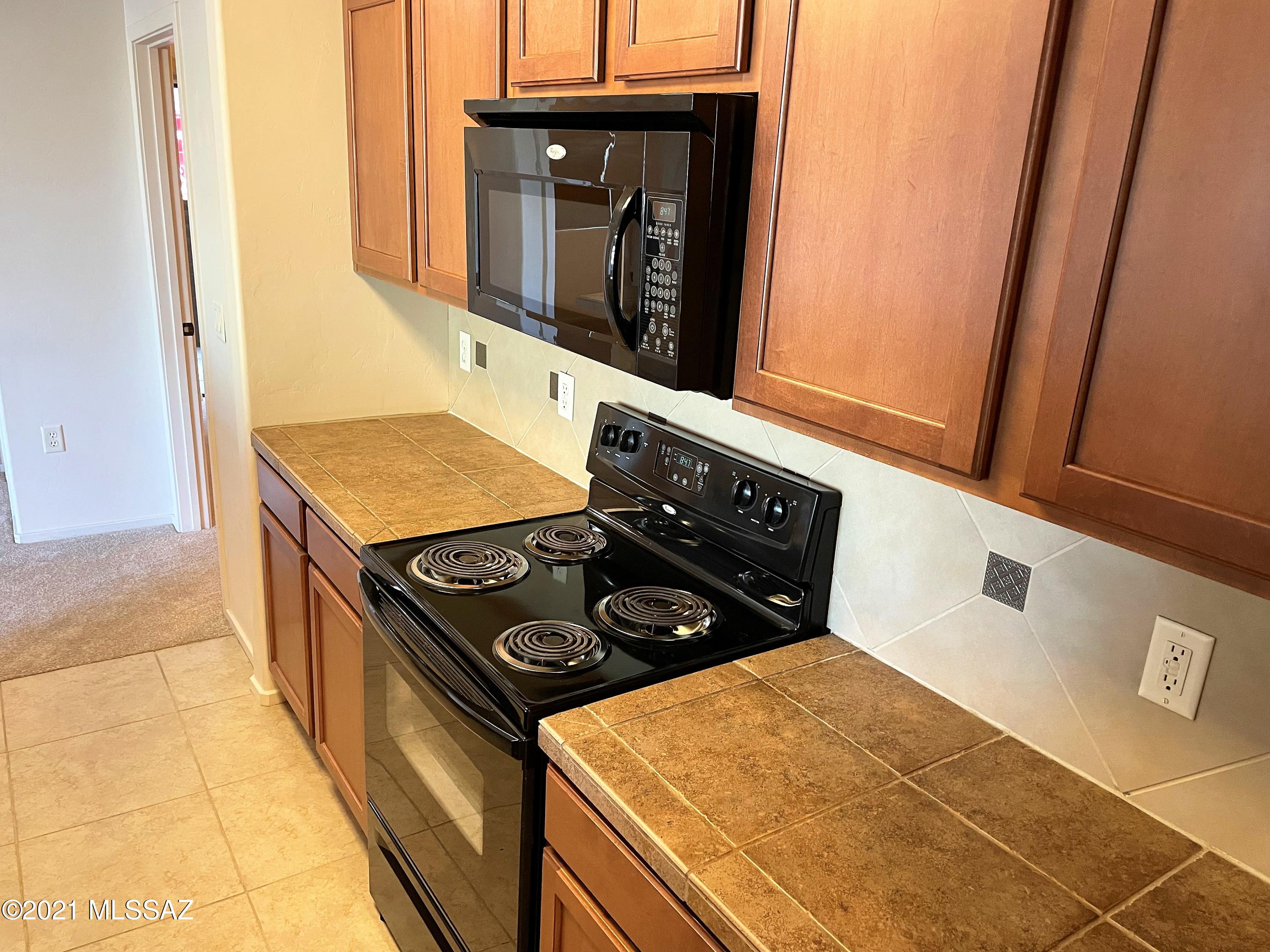 2024 E River Road Unit: 100