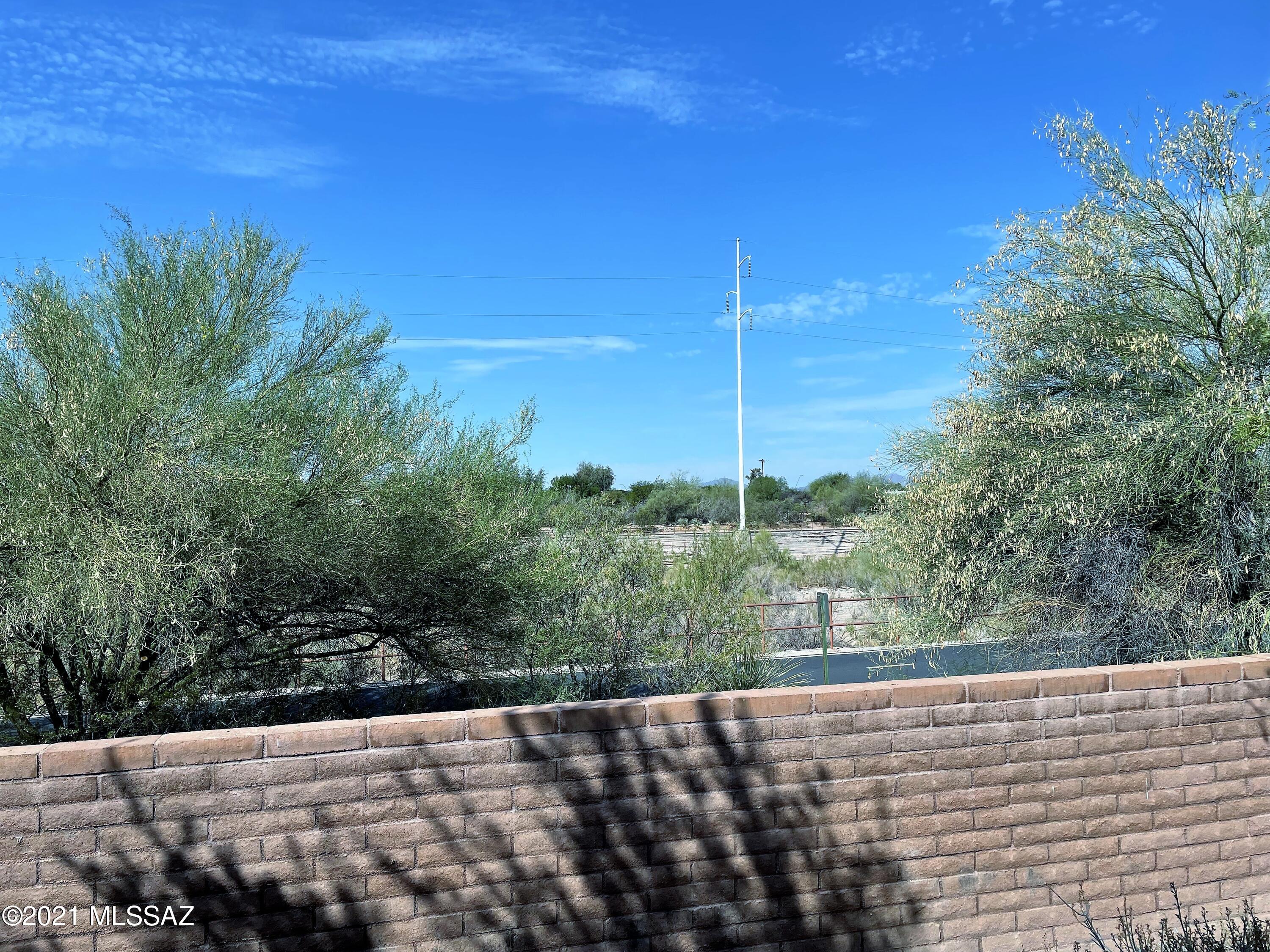 2024 E River Road Unit: 100