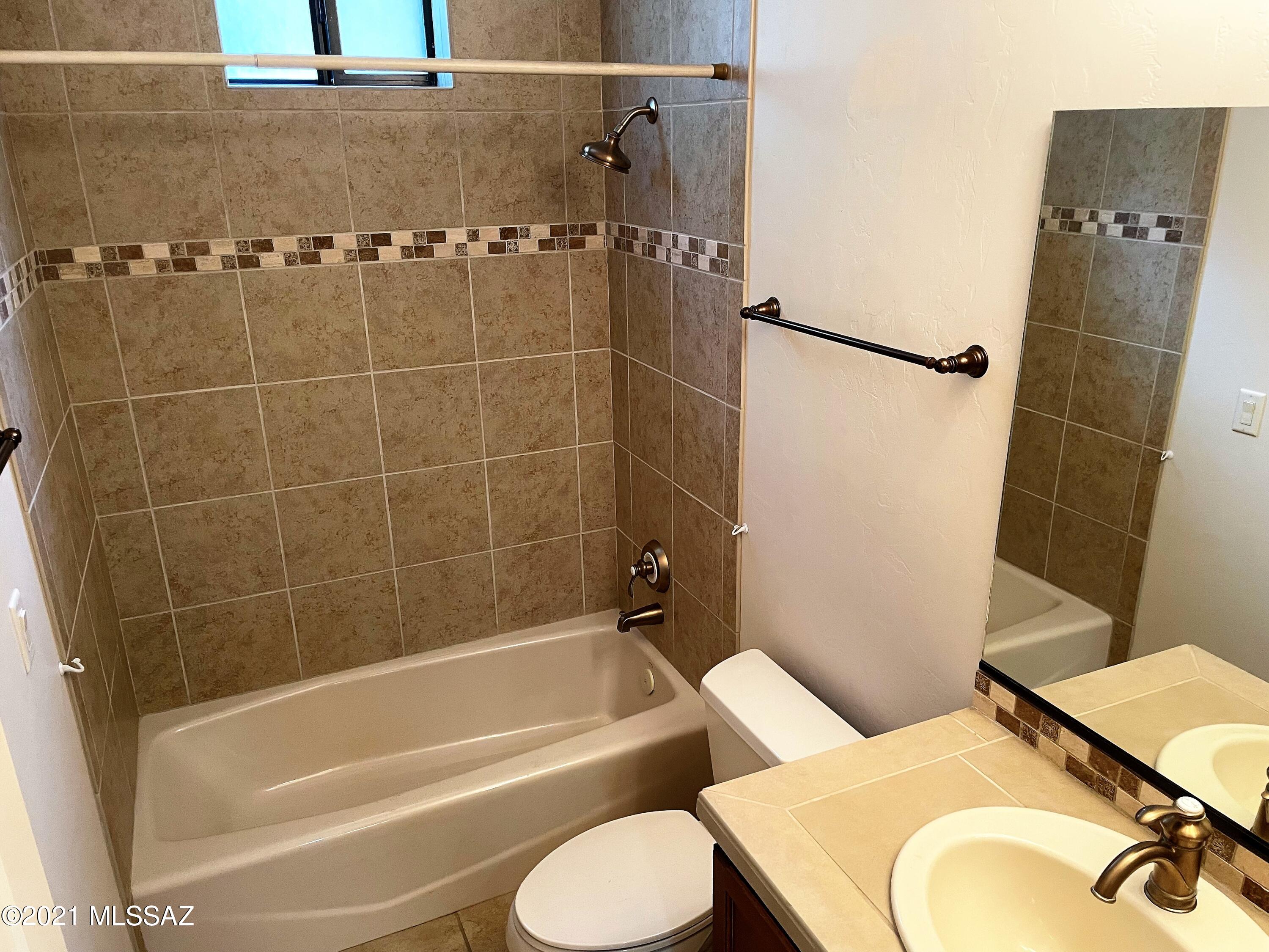 2024 E River Road Unit: 100