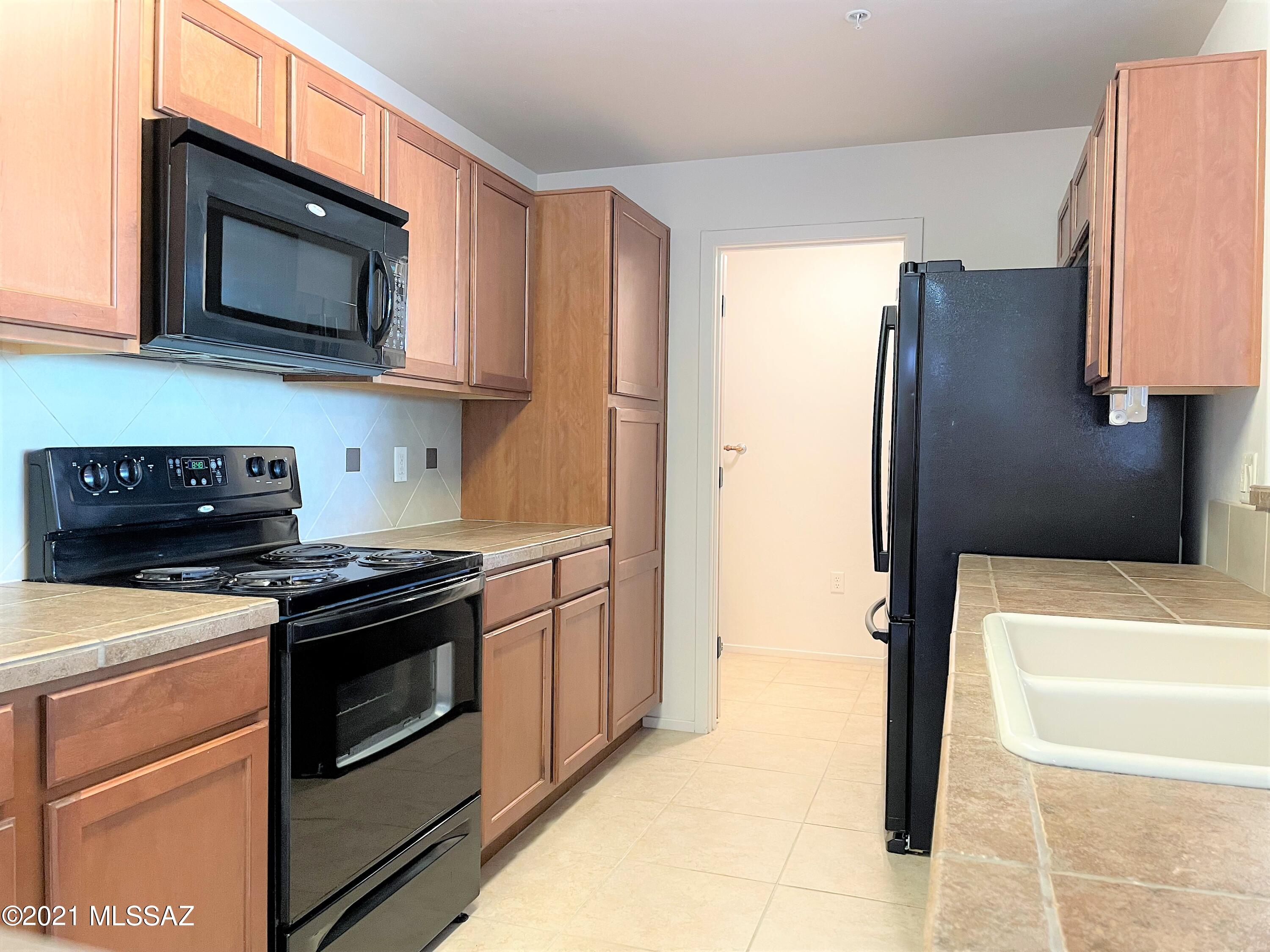 2024 E River Road Unit: 100