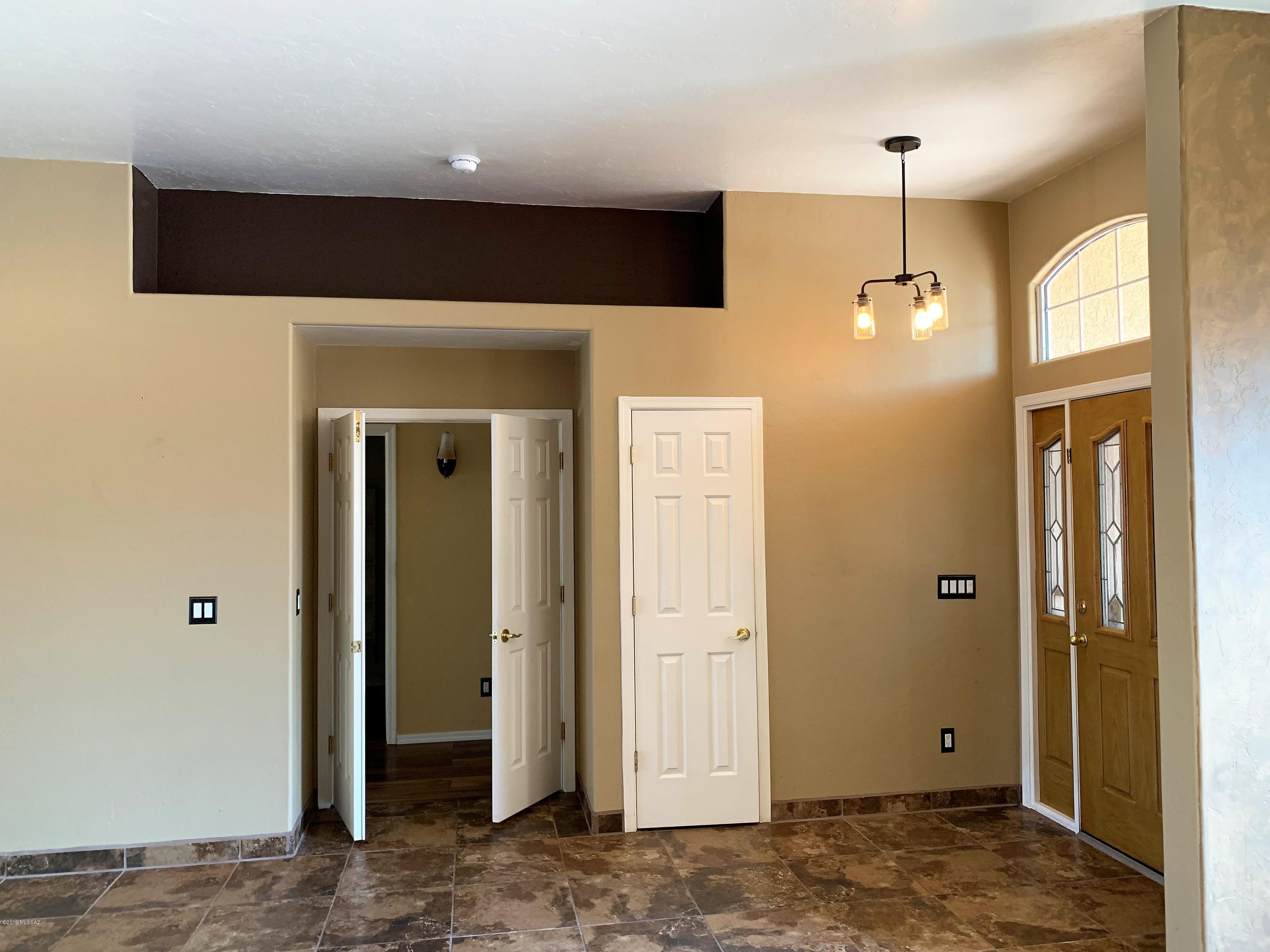 11067 N Cloud View Place