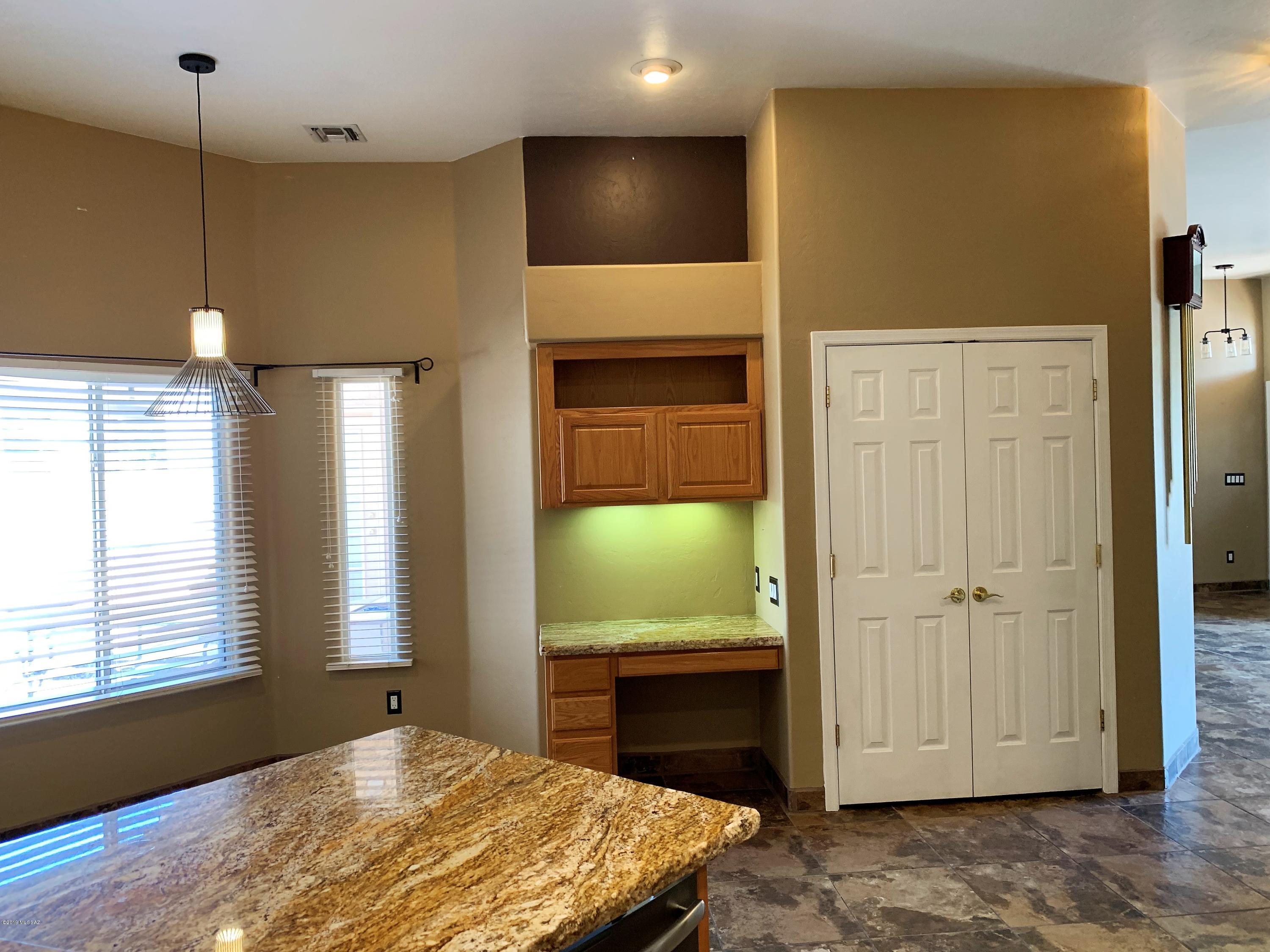 11067 N Cloud View Place