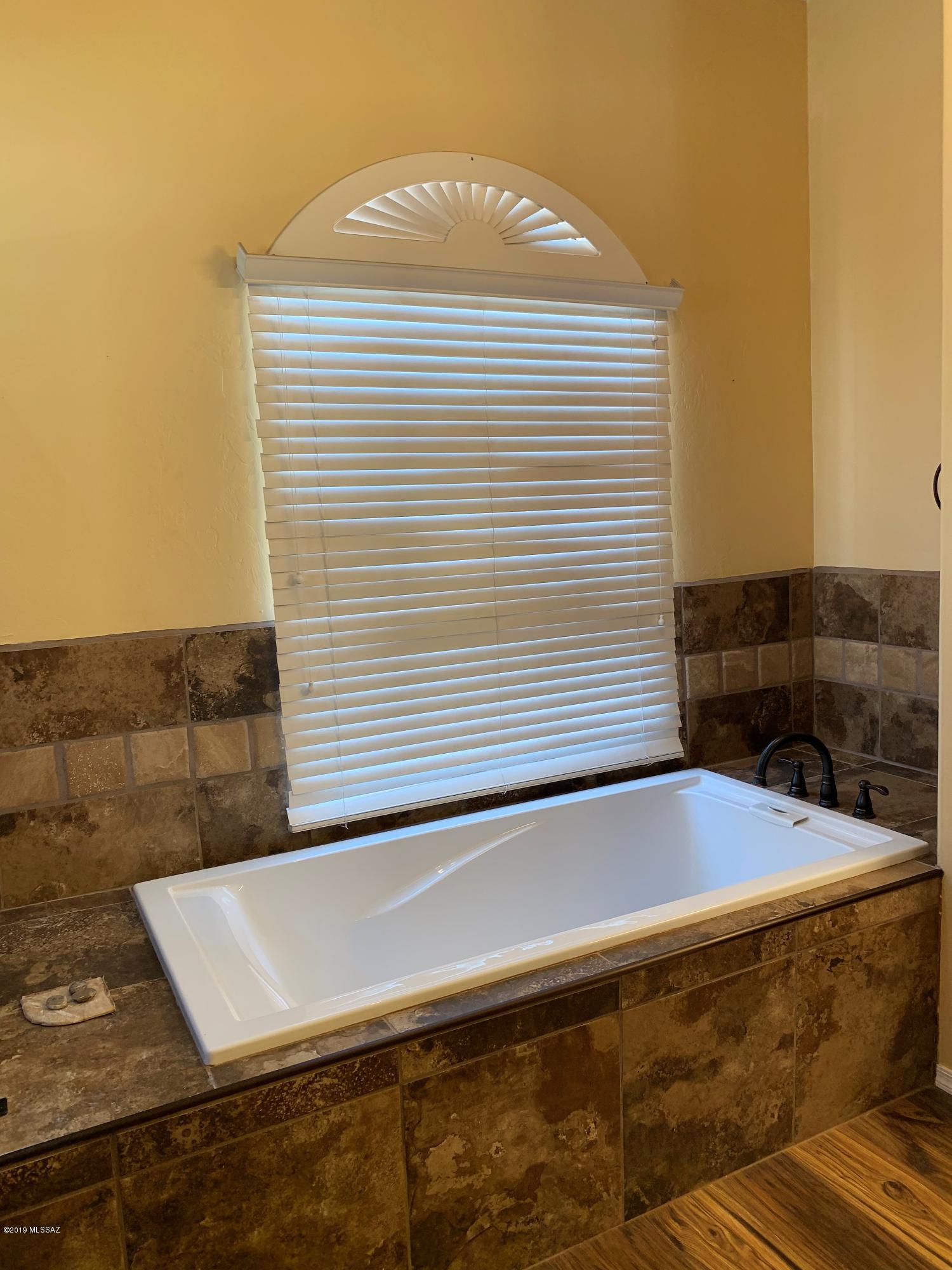 11067 N Cloud View Place